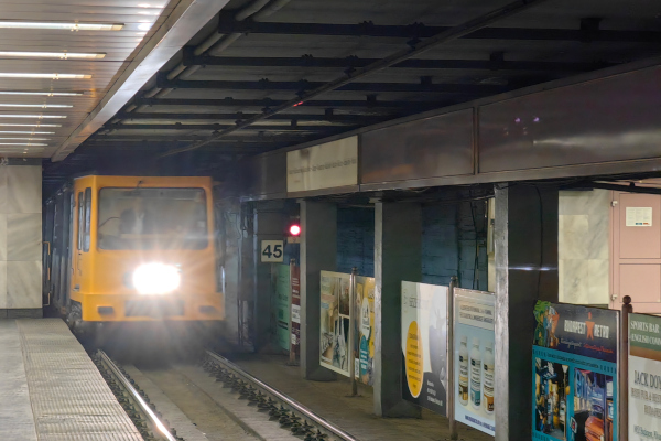 Budapest, M1 metró, Deák Ferenc tér, bélyegkép