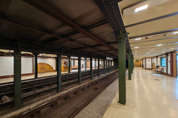 Budapest, M1 metró, Vörösmarty utca, bélyegkép