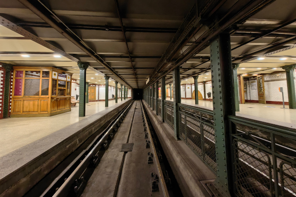 Budapest, M1 metró, Vörösmarty utca, bélyegkép