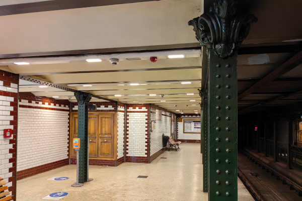Budapest, M1 metró, Kodály körönd, bélyegkép