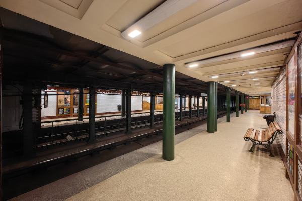 Budapest, M1 metró, Kodály körönd, bélyegkép
