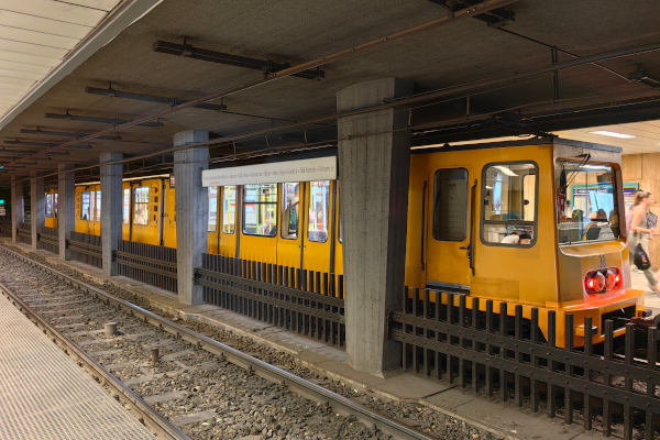 Budapest, M1 metró, Széchenyi fürdő, bélyegkép