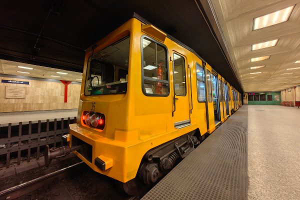 Budapest, M1 metró, Mexikói út, bélyegkép