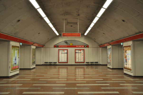 Budapest, M2 metró, Széll Kálmán tér, bélyegkép