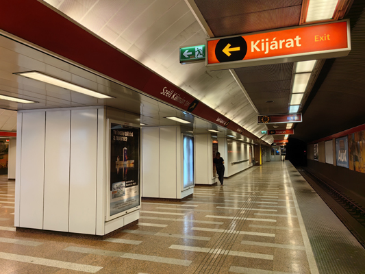 Budapest, M2 metró, Széll Kálmán tér, bélyegkép