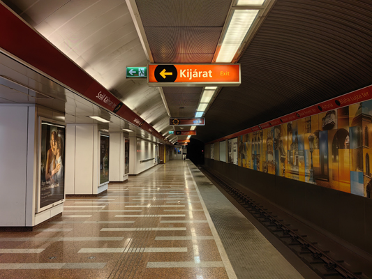 Budapest, M2 metró, Széll Kálmán tér, bélyegkép