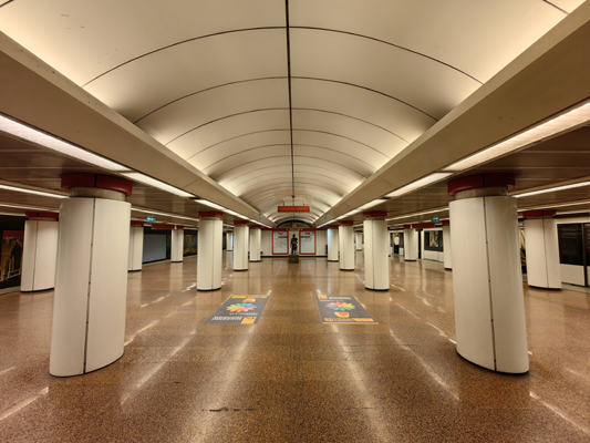 Budapest, M2 metró, Kossuth Lajos tér, bélyegkép