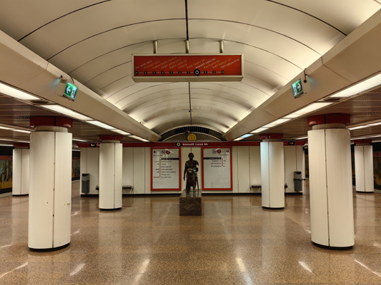 Budapest, M2 metró, Kossuth Lajos tér, bélyegkép