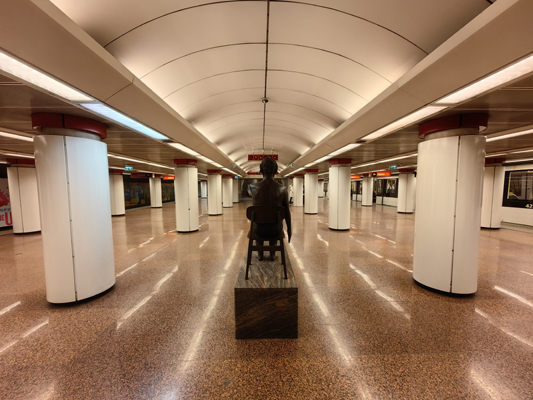 Budapest, M2 metró, Kossuth Lajos tér, bélyegkép