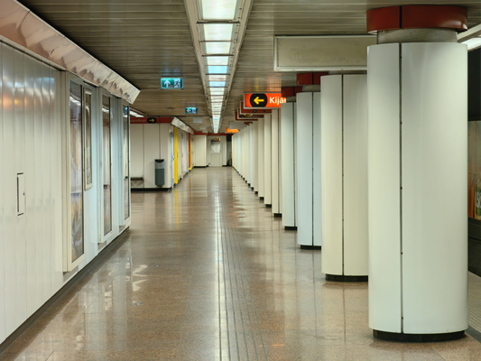 Budapest, M2 metró, Kossuth Lajos tér, bélyegkép