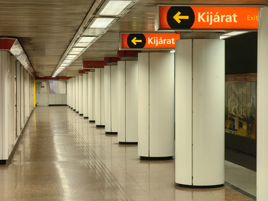 Budapest, M2 metró, Kossuth Lajos tér, bélyegkép