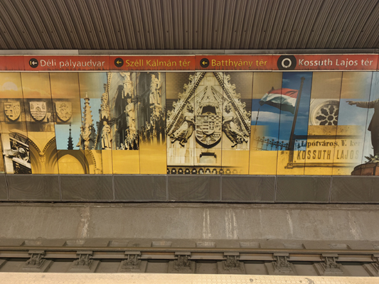 Budapest, M2 metró, Kossuth Lajos tér, bélyegkép