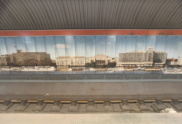 Budapest, M2 metró, Kossuth Lajos tér, bélyegkép