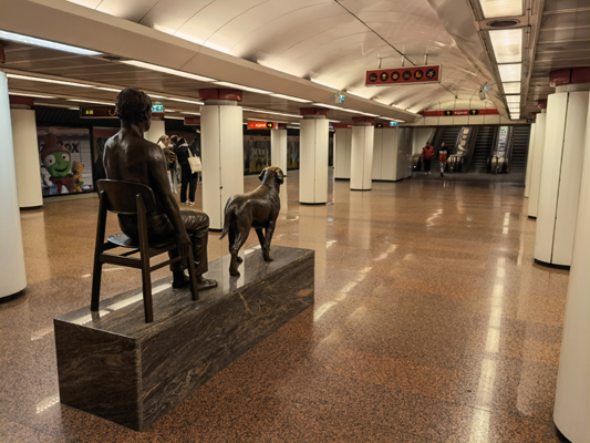 Budapest, M2 metró, Kossuth Lajos tér, bélyegkép