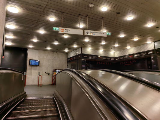 Budapest, M2 metró, Kossuth Lajos tér, bélyegkép