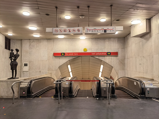 Budapest, M2 metró, Kossuth Lajos tér, bélyegkép