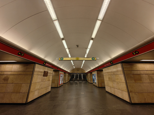 Budapest, M2 metró, Deák Ferenc tér, bélyegkép