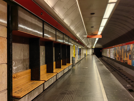 Budapest, M2 metró, Deák Ferenc tér, bélyegkép