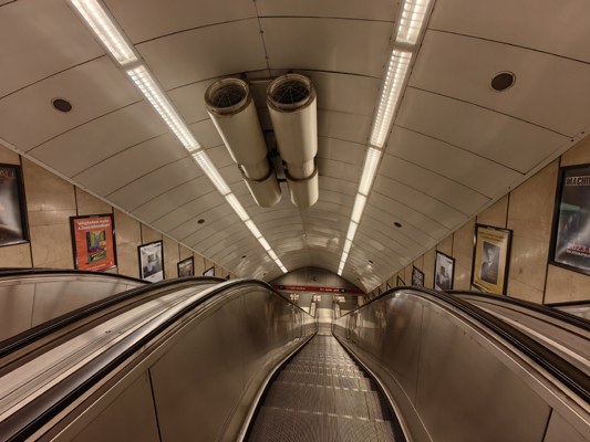 Budapest, M2 metró, Deák Ferenc tér, bélyegkép