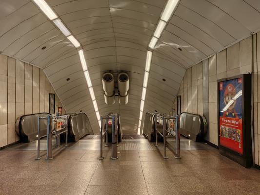 Budapest, M2 metró, Deák Ferenc tér, bélyegkép