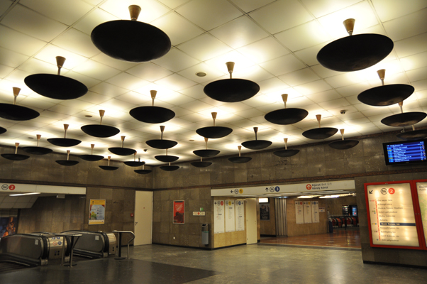 Budapest, M2 metró, Deák Ferenc tér, bélyegkép