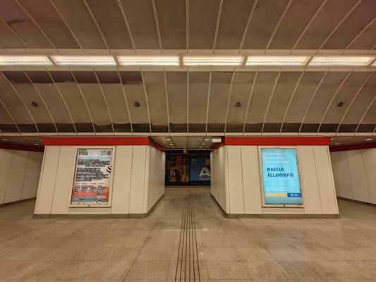 Budapest, M2 metró, Blaha Lujza tér, bélyegkép