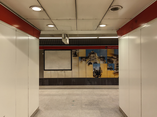 Budapest, M2 metró, Blaha Lujza tér, bélyegkép