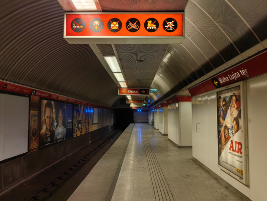 Budapest, M2 metró, Blaha Lujza tér, bélyegkép