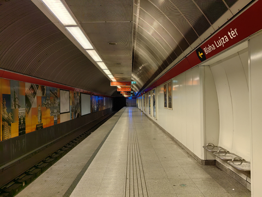 Budapest, M2 metró, Blaha Lujza tér, bélyegkép