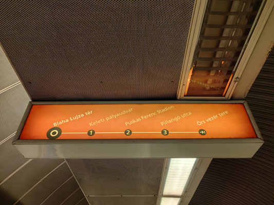 Budapest, M2 metró, Blaha Lujza tér, bélyegkép
