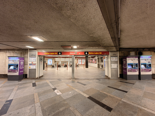 Budapest, M2 metró, Blaha Lujza tér, bélyegkép