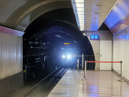 Budapest, M2 metró, Keleti pályaudvar, bélyegkép