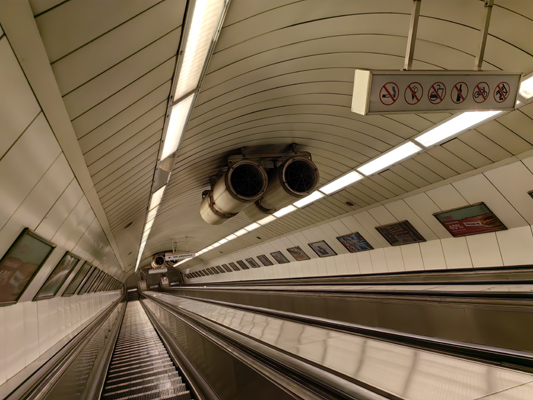 Budapest, M2 metró, Keleti pályaudvar, bélyegkép