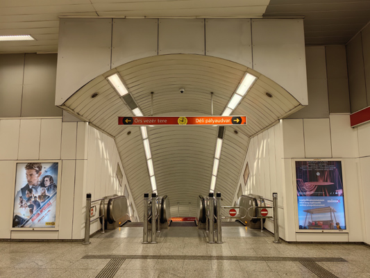 Budapest, M2 metró, Keleti pályaudvar, bélyegkép