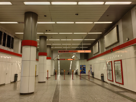 Budapest, M2 metró, Keleti pályaudvar, bélyegkép