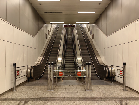 Budapest, M2 metró, Keleti pályaudvar, bélyegkép