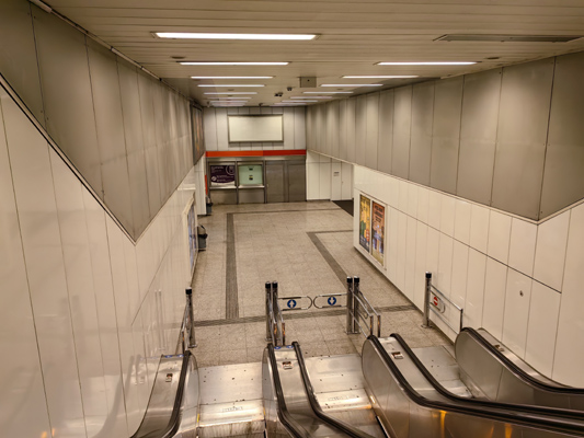 Budapest, M2 metró, Keleti pályaudvar, bélyegkép
