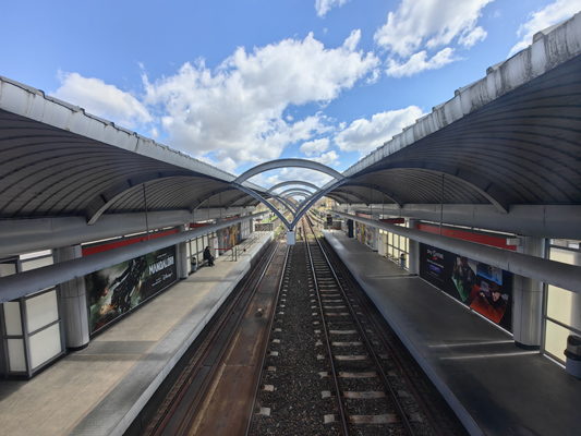 Budapest, M2 metró, Pillangó utca, bélyegkép