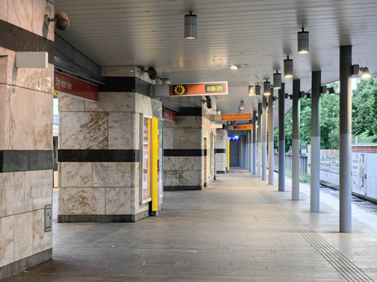 Budapest, M2 metró, Örs vezér tere, bélyegkép