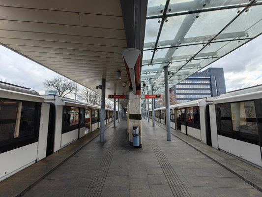 Budapest, M2 metró, Örs vezér tere, bélyegkép