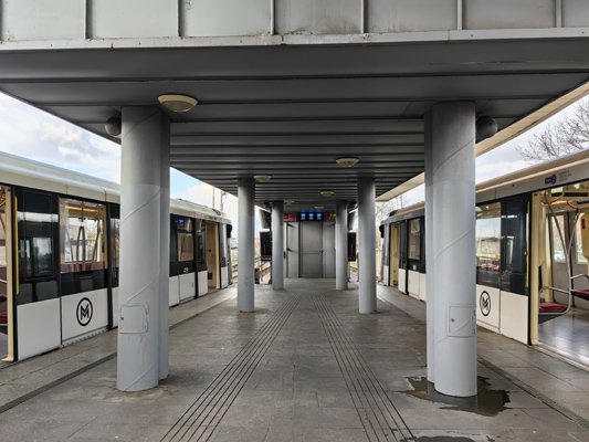 Budapest, M2 metró, Örs vezér tere, bélyegkép