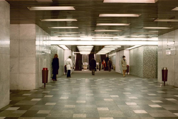 Budapest, M2 metró, Blaha Lujza tér, bélyegkép