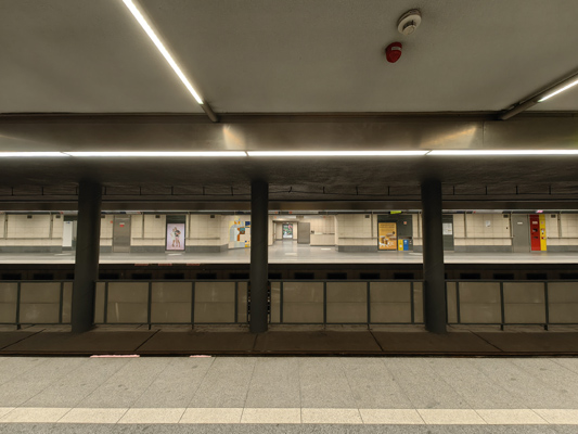 Budapest, M3 metró, Újpest-központ, bélyegkép