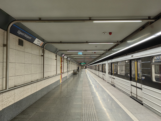 Budapest, M3 metró, Újpest-központ, bélyegkép