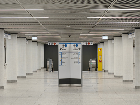 Budapest, M3 metró, Deák Ferenc tér, bélyegkép
