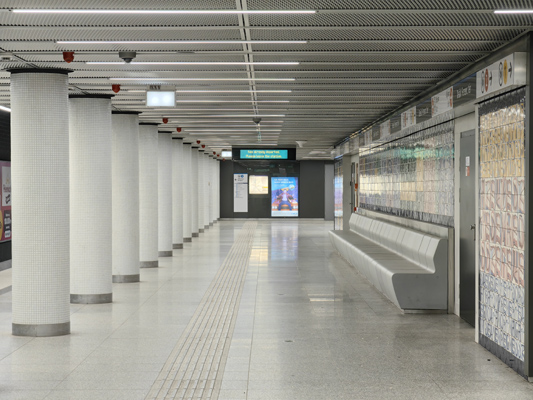 Budapest, M3 metró, Deák Ferenc tér, bélyegkép