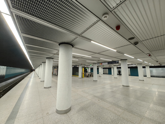 Budapest, M3 metró, Deák Ferenc tér, bélyegkép