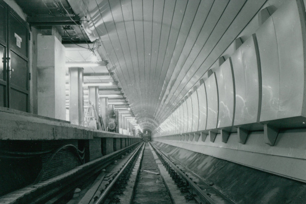 Budapest, M3 metró, Nyugati pályaudvar, bélyegkép