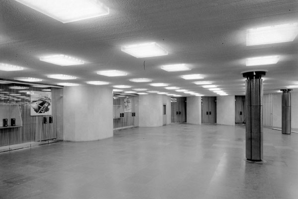 Budapest, M3 metró, Deák Ferenc tér, bélyegkép