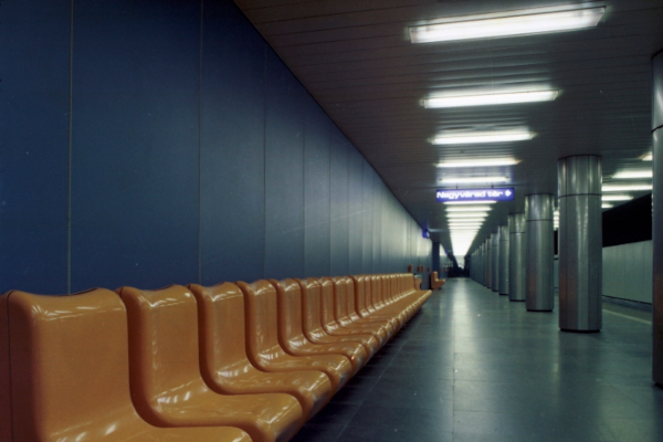 Budapest, M3 metró, Corvin-negyed, bélyegkép